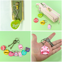 Accessoire cadeau pour la fête des mères en gros, porte-clés en PVC personnalisé sur le thème de la maman, faible MOQ, livraison en 2 jours
