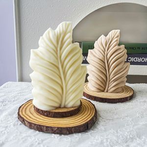 Bougie artisanale en cire de soja en forme de feuille, décoration moderne pour la maison, ornement de table, cadeau idéal pour les fêtes ou l'inauguration d'une maison. - Product Image 2