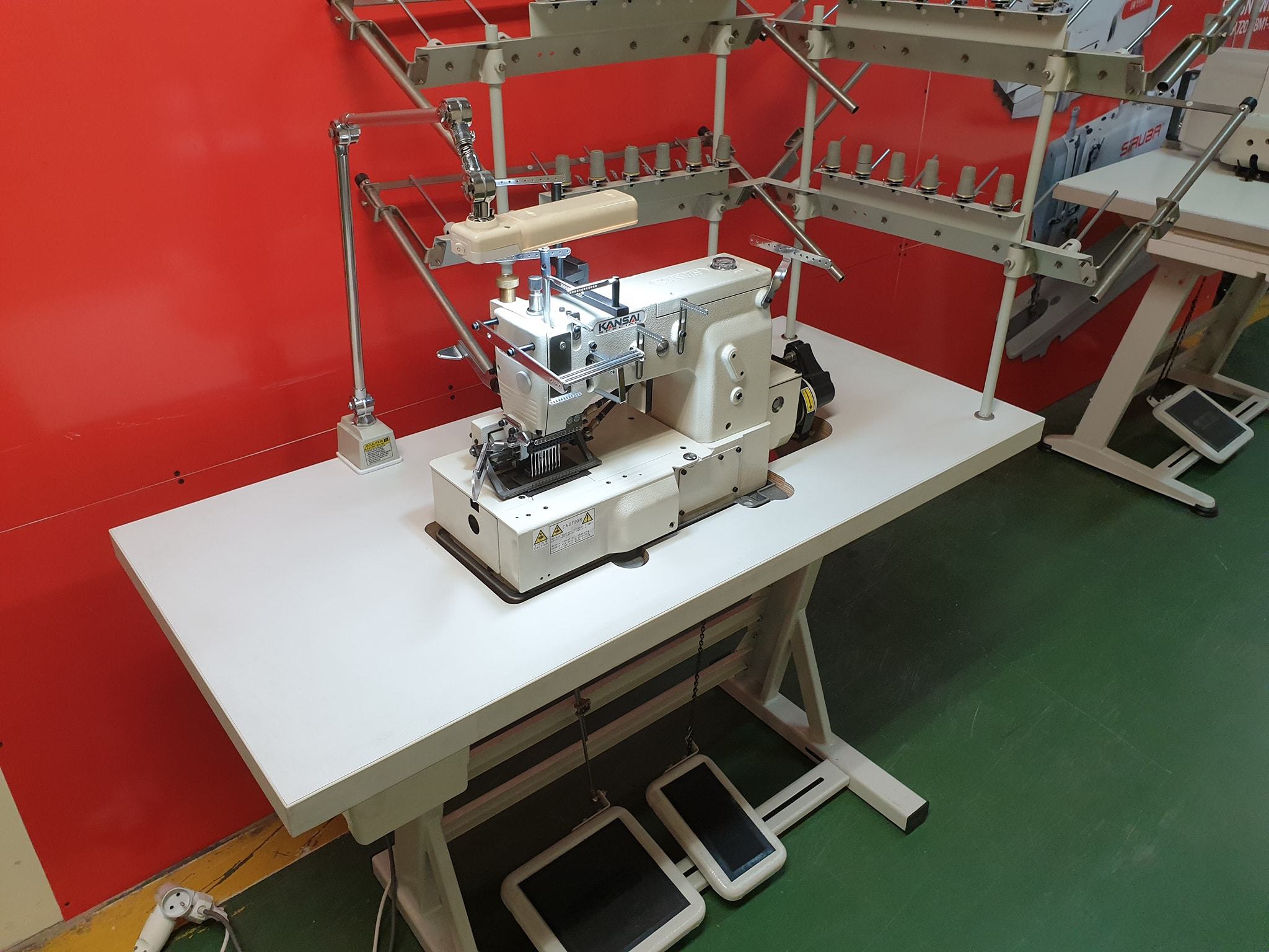 Ja2-1 Kansai 12 Needles Flatbed Double Chain Stitch Machine for