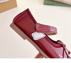 Nouvelles Ballerines en Cuir PU Rouge à Nœud Papillon pour Filles, Modèle Automne, Chaussures de Princesse à Bout Peu Profond, Vente en Gros - Product Image 6