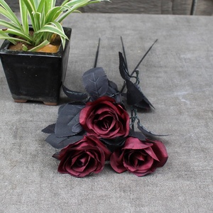 C0283 vendita calda finta seta artificiale bianco <span class=keywords><strong>Rose</strong></span> nere con steli fiore rosa per eventi funebri - Product Image 5