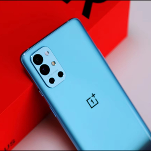 Teléfono Inteligente OnePlus 9R 5G LTE CDMA, Pantalla AMOLED de 6.5 Pulgadas, 2400x1080P, 120Hz, SN870 Octa Core, 8GB de RAM, 128GB de ROM, Batería de 4000mAh, Español, Alemán - Product Image 1