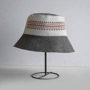 Chapeau de sauna en laine 100% personnalisé avec logo de conception OEM Chapeau de sauna en feutre de laine avec grande tête de protection - Product Image 3