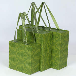 Scatole e Borse Personalizzate in Cartone all'Ingrosso con Manico, Materiali Riciclati, Logo Personalizzato per Regali - Product Image 5