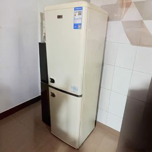 Réfrigérateur vintage 202L - <span class=keywords><strong>Petit</strong></span> réfrigérateur domestique nostalgique à double porte pour la conservation au froid et la congélation, taille mini - Product Image 3