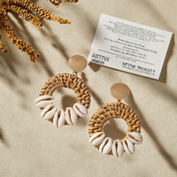 Vente en gros de boucles d'oreilles Lafayette pour femmes faites à la main boucles d'oreilles pendantes tressées en coquillage géométrique personnalisé bijoux tendance en zircon pour filles