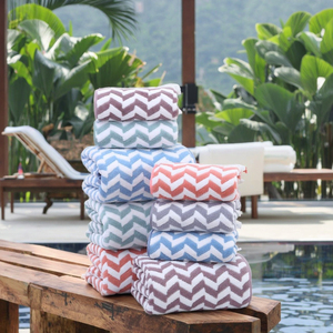 Biểu Tượng Tùy Chỉnh Thân Thiện Với Môi Rắn Sọc San Hô Lông Cừu Nhung Khăn Tắm Nhanh Chóng Khô Tái Sử Dụng <span class=keywords><strong>Jacquard</strong></span> In Các Tính NĂNG Trung Quốc Thực Hiện - Product Image 1