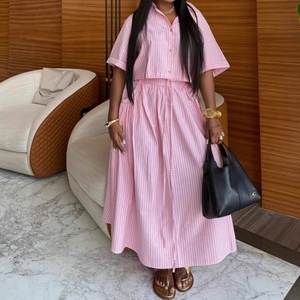 เสื้อเชิ้ตแขนสั้นลายทางคอปกสำหรับผู้หญิง กระโปรงทรงเข้ารูปเอวสูงผูกเอว สไตล์แอฟริกันใหม่ ชุดเซ็ต 2 ชิ้น แฟชั่น - Product Image 1