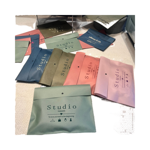 Bolsa de Embalaje para Ropa de Moda, No Tejida, con Logotipo Personalizado LUOKAI RBD-022 2026, de Alta Calidad y Ecológica - Product Image 1