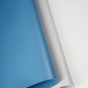 Conception légère et flexible Membranes architecturales Structure Bâches enduites de PVC Tente triangulaire Résiste à la décoloration et à la dégradation - Product Image 2