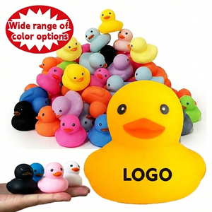 Jouets <span class=keywords><strong>de</strong></span> bain pour bébé en caoutchouc personnalisés uniques <span class=keywords><strong>de</strong></span> 2 pouces, motifs variés, mini, petits, avec logo, en gros - Product Image 1