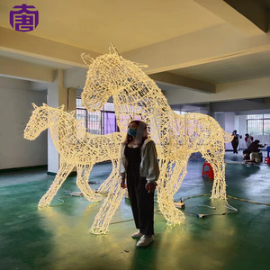 Lumières LED 3D en forme de cheval pour la décoration de parcs de Noël en extérieur - Product Image 2