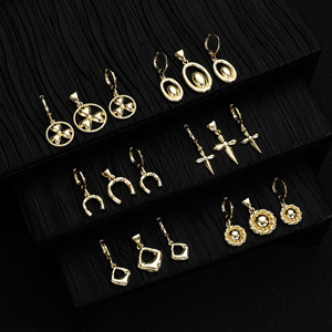 Nuevo Diseño de Moda, Juego de Aretes Colgantes Chapados en Oro para Mujeres y Niñas, Aretes de Aro con Forma de Cruz, Trébol y Corazón, Precio al por Mayor - Product Image 1