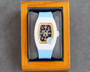 Reloj Mecánico 2025 de Lujo Ligero, Alta Calidad, con Esfera de Colores en Forma de Caramelo, Correa de Goma Resistente, Juvenil, Estilo Universitario, Superventas - Product Image 1