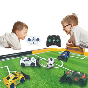 Jeu de société interactif de voitures de football télécommandées 2.4G pour 2 joueurs, voiture de course de football télécommandée 1/64 avec tapis de jeu de 86*60cm - Product Image 1