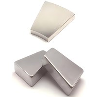 Magnet Segitiga Neodymium N52 dari Bahan Magnetik NdFeB Permanen Sintered Coutom Segment Halbach Array untuk Motor Generator