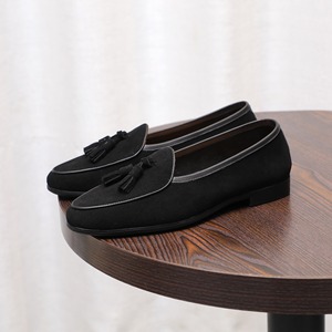 Nuevos mocasines con flecos de cuero mate y elegantes para hombre, zapatos de cuero genuino estilo británico, zapatos casuales de cuero de una pieza para hombre - Product Image 2