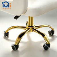 Chaise pivotante pour technicien de salon de beauté, en cuir capitonné blanc, accoudoirs creux, base dorée, chaise de travail roulante pour utilisation en spa