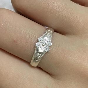 Anillo de Plata Pura S925 con Diseño de Nicho, Patrón Chino Retro, Anillo de Flor de Ciruelo Antiguo con Incrustaciones - Product Image 4