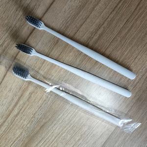 Spazzolino da Denti Personalizzato in Morbido Nylon con Testina Larga Cappuccio Protettivo e Manico Monouso in PP per Igiene Orale Domestica - Product Image 1