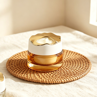 Pot cosmétique en verre ambré de luxe 30/50g à paroi épaisse, avec couvercle doré liquide à motif vague irrégulière, pour crème visage et crème contour des yeux