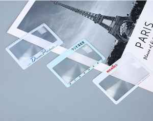 Tarjeta de lupa de bolsillo 4X de exportador de China con función de regla para leer diseño popular de impresión pequeña en el mercado global - Product Image 1