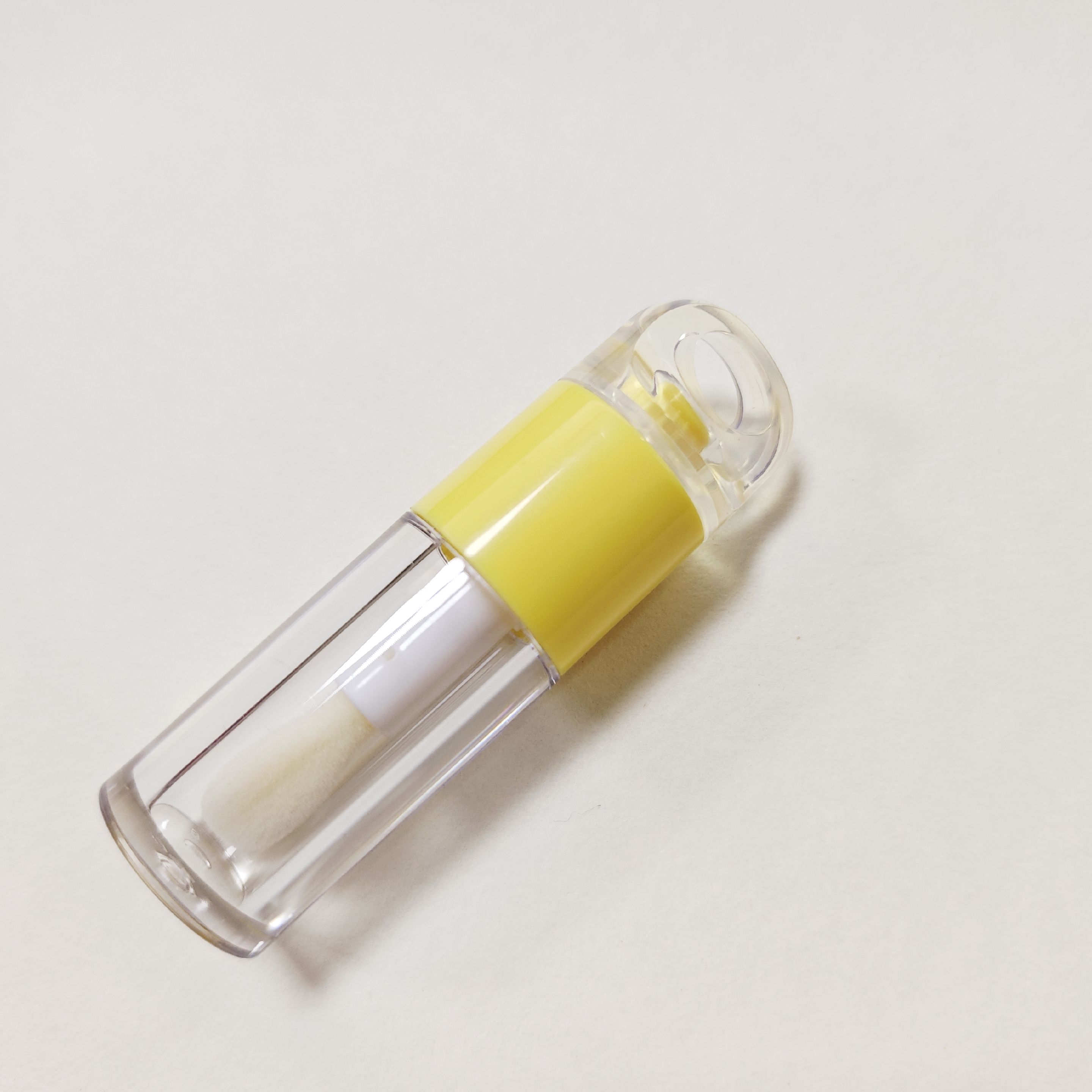 Tube jaune transparent