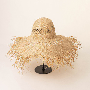 Chapeau de paille en raphia à larges bords et franges pour femme, ajouré, pour la plage, avec logo personnalisé, idéal pour les vacances d'été - Product Image 3
