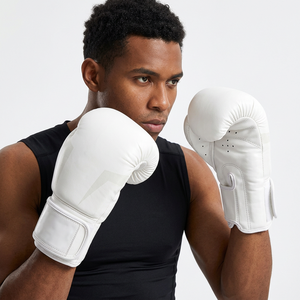 Guantes de Boxeo Blancos para Hombres Adultos, Guantes de Entrenamiento de Cuero con Correa de Muñeca Ajustable con Velcro - Product Image 1