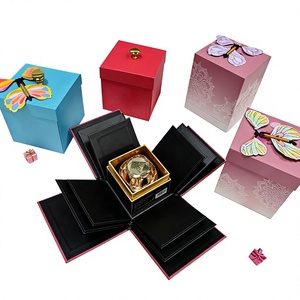 Boîte cadeau personnalisable avec cadre photo surprise à effet d'explosion, doublure en mousse et motif papillon volant pour <span class=keywords><strong>anniversaire</strong></span>, fête des Mères, <span class=keywords><strong>anniversaire</strong></span> de mariage - Product Image 1