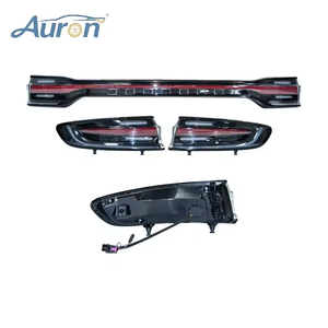 Luces Traseras LED AURON para Macan 2014-2017 958.1, Luces de Freno con Intermitentes Dinámicos, Lente Roja Transparente, Ajuste Universal - Product Image 1