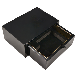 กล่องไม้ MDF รูปทรงสี่เหลี่ยมผืนผ้าสำหรับบรรจุภัณฑ์ขวดน้ำหอมแบรนด์ DS รุ่นสั่งทำพิเศษเคลือบเงาสีดำแบบเปียโน ผลิตด้วยมือในกวางตุ้ง เหมาะสำหรับเป็นของขวัญ - Product Image 5