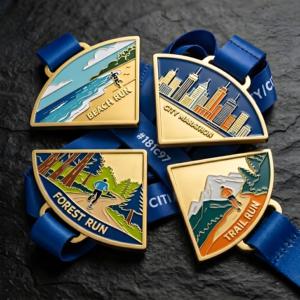 Medallas Deportivas de Aleación de Zinc con Esmalte Suave, Forma Triangular y Circular, Personalizadas de Fábrica, para Maratón - Product Image 1