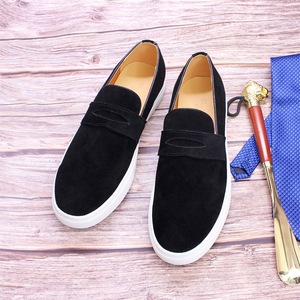 Zapatos deportivos de gamuza modelo 2026, zapatos casuales multifuncionales, mocasines de caña baja para hombre, a la moda para ocasiones formales y de negocios. - Product Image 1