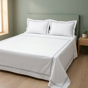 Ensemble de housse de couette à double broderie, qualité 400 fils, vert sauge/bleu, satin de soie lavable, moderne - Product Image 3