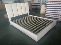 Lit Double King Size de Luxe pour Chambre, Style Européen, Haute Qualité, Doré, Vertical, avec Tête de Lit Rembourrée en Cuir