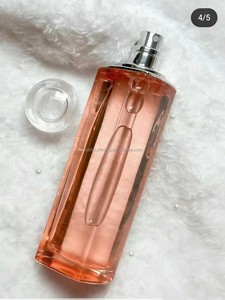 Nuevo Perfume Atractivo Morado-Rosa de 30 ml con una Fragancia Duradera y Rica a Rosas para Mujer - Exquisito Empaque en Caja de Regalo - Product Image 5