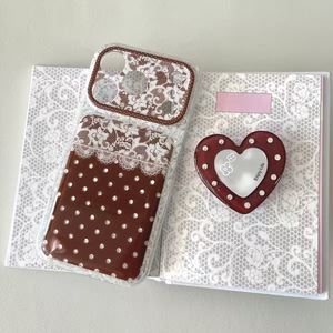 เคสโทรศัพท์มือถือ XP002 ลายลูกไม้ต่อผ้าลายจุด สำหรับ iPhone 16/15 ใช้ได้กับ Apple 18/17 PROMAX ป้องกันการตกกระแทก ครอบคลุมทุกด้าน พร้อมขาตั้ง - Product Image 1