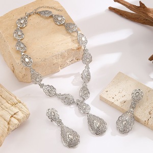 Parure de bijoux de mariée traditionnelle de luxe en plaqué or turquoise, motif goutte d'eau, pour femmes algériennes - Product Image 6