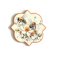 Sous-plat en céramique personnalisé avec imprimé abeille et fleur aquarelle, dessous de plat vintage floral irrégulier en forme de feuille de trèfle résistant à la chaleur pour cuisine