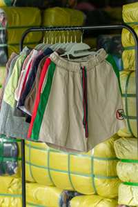 WS07 Ropa <span class=keywords><strong>de</strong></span> Verano <span class=keywords><strong>de</strong></span> Segunda Mano <span class=keywords><strong>de</strong></span> Alta Calidad para <span class=keywords><strong>Mujer</strong></span>, 90% <span class=keywords><strong>en</strong></span> Oferta, Traje Deportivo Informal con Pantalones Cortos al por Mayor - Product Image 2