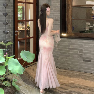 Vestido Largo Sexy de Malla Floral para Vacaciones, con Escote Profundo en V, Espalda Descubierta, Ajuste Ceñido y Tirantes Finos, Ideal para Fiestas y Vacaciones - Product Image 6