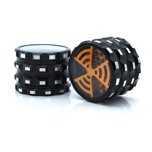 เครื่องบดสมุนไพรแบบขายส่ง บดใบยาสูบและเครื่องเทศ 4 ส่วน ทำจากโลหะผสมสังกะสี ประดับด้วยคริสตัลลายสัตว์ อุปกรณ์เสริมสำหรับการสูบบุหรี่ - Product Image 4