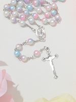 Collier de prière catholique en perles acryliques irisées de 8 mm avec crucifix en alliage et médaille de la Vierge Marie