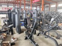 SK One Stop : Ensemble complet d'équipements de gym commerciaux avec machine de musculation à charges sélectionnables et conception 3D pour une mise en place professionnelle de la salle de fitness