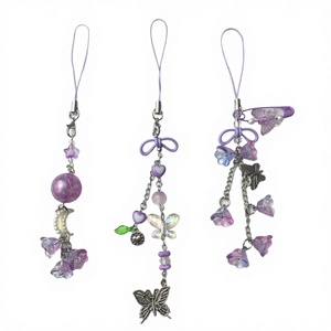 Nuevo Set al por Mayor de Llaveros y Colgantes para Bolsos YLXZ de Plástico y Cuero PU con Diseño de Corazón de Animal de Dibujos Animados - Product Image 4