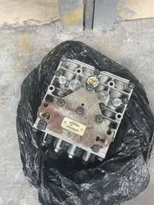 201-7272: Embrayage de direction et soupape de commande de frein. L'embrayage de direction de commande de direction et la soupape de commande de frein peuvent atteindre - Product Image 6