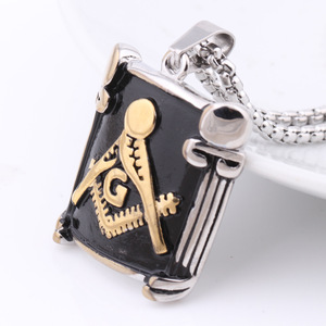 Collar con colgante de escudo masónico de acero inoxidable con símbolo masónico dorado y diseño de esmalte negro para hombres y mujeres - Product Image 4