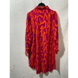 Chemisier Femme Vetre Rose Orange à Motif Zèbre Taille 48-56 105 cm Viscose Boutons Dissimulés Style Décontracté Vente en Gros - Product Image 4