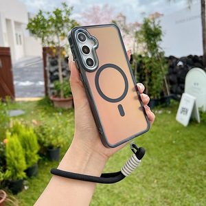 2025 nuevo producto funda de teléfono funda trasera magnética a prueba de golpes para Samsung <span class=keywords><strong>Galaxy</strong></span> S25 S24 Plus funda Para magnética con correa - Product Image 4